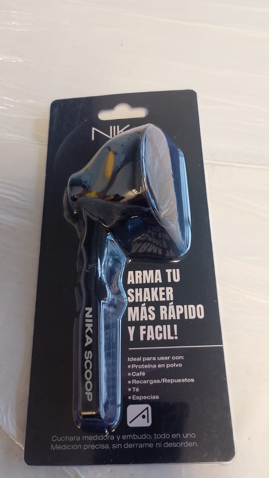 NIKA SCOOP™ | Cuchara Medidora + Embudo 2 en 1 Medí. Cargá. Sin derrames